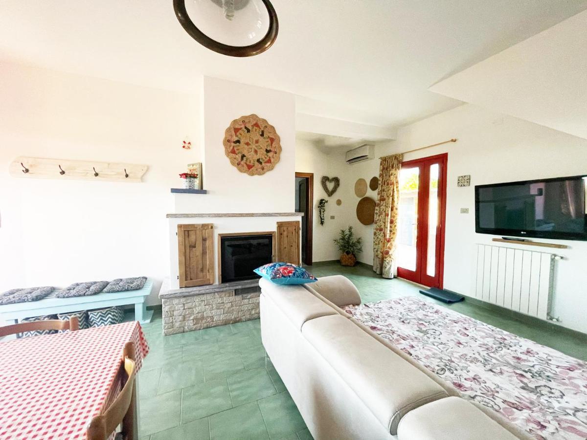 Вилла Casa Di Nelia Baratili San Pietro Экстерьер фото